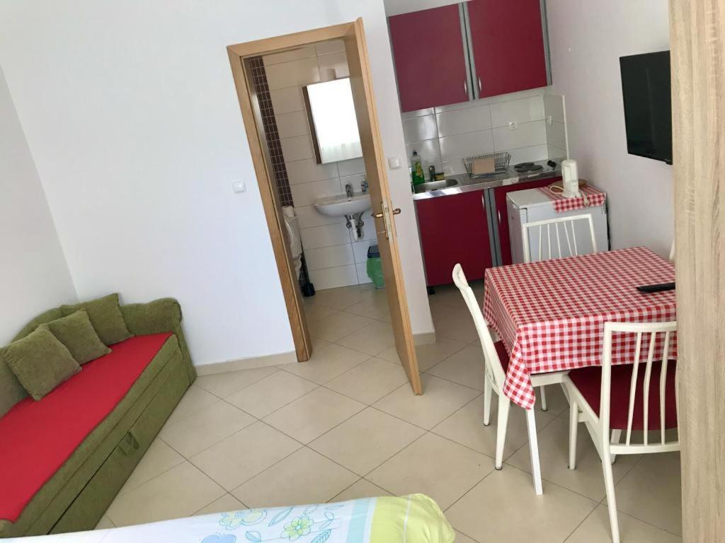 Apartment Ally Crikvenica Exteriör bild